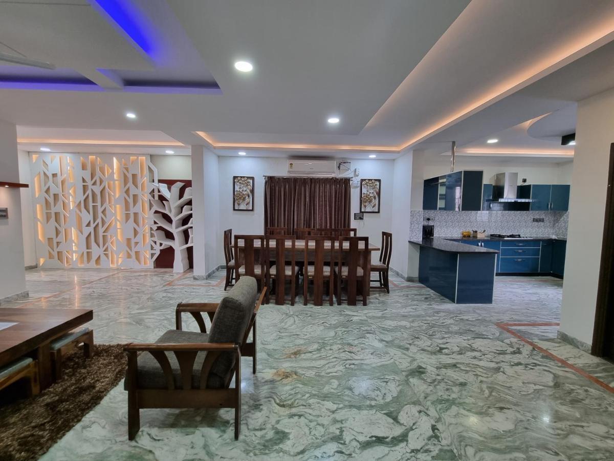 The Urban Nest Hotel Bangalore Bagian luar foto
