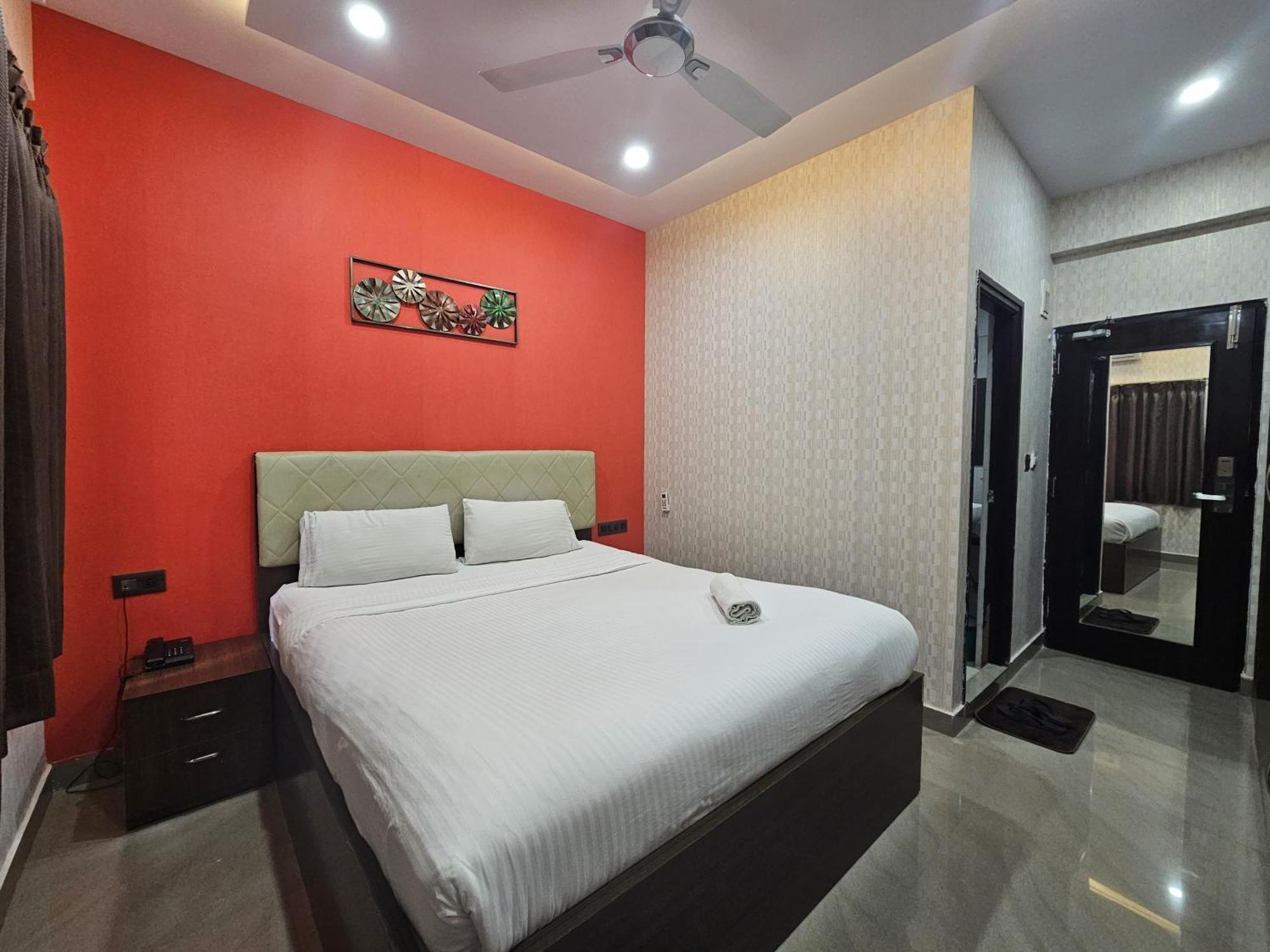 The Urban Nest Hotel Bangalore Bagian luar foto