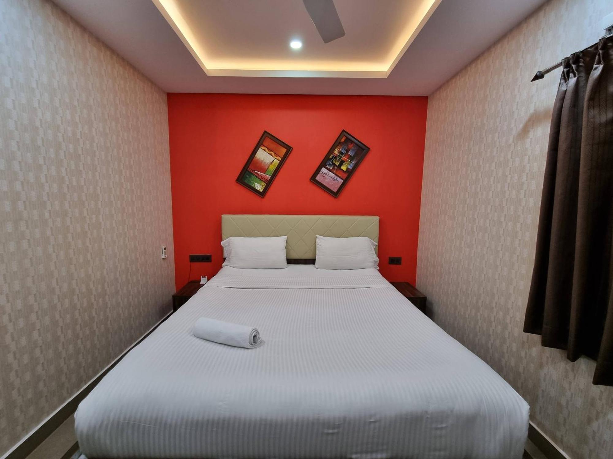 The Urban Nest Hotel Bangalore Bagian luar foto
